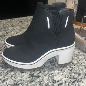 Ankle boots with heal - stretch material WORN ONCE